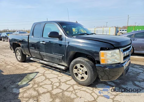 2008 Chevrolet Silverado C1500 z USA, uszkodzony, nr VIN 1GCEC19008Z157007